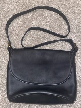 Coach Vintage Fletcher 4150 Black
Soft Leather Flap Shoulder Bag Crossbody 90s
